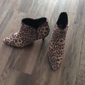 Circus by Sam Edelman Keri pointed toe bootie.